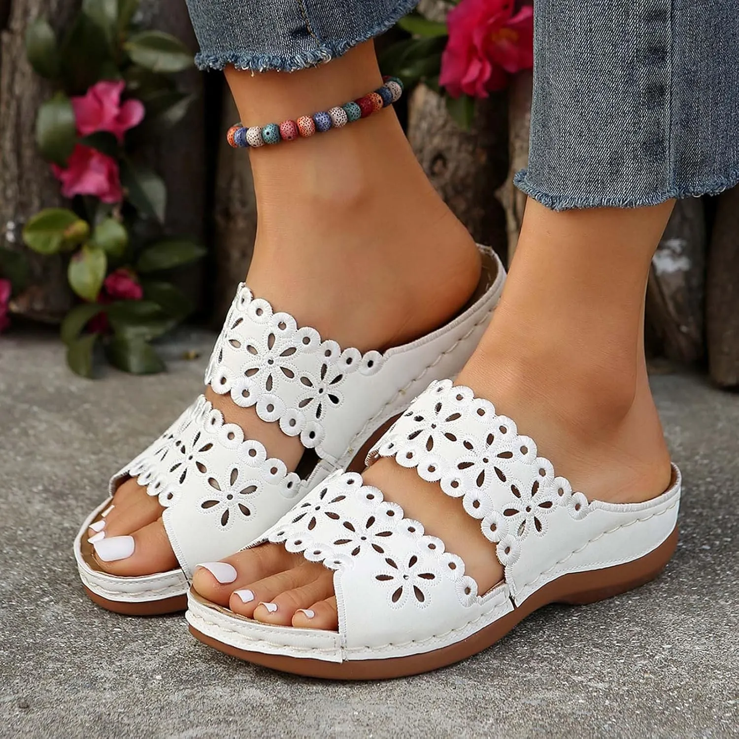Women's Soft Sole Flat Shoes Casual Large Size Solid Hollow Sandals Drag Beach Slope Sandals with Arch Support